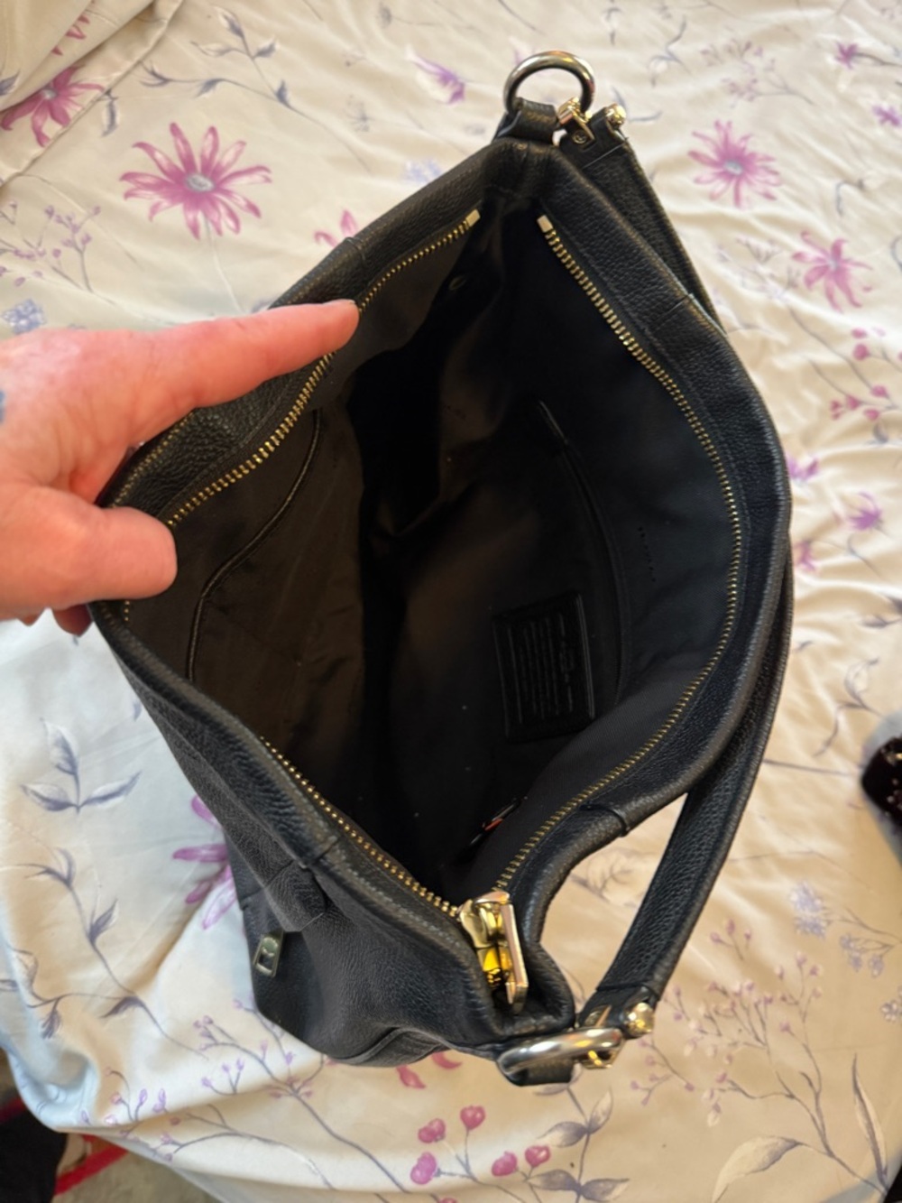 Coach Black Leather Hobo Shoulder Bag with Gold Logo wristlet included - Picture 6 of 6